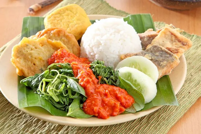 salah satu nasi khas Jawa Timur adalah nasi tempong